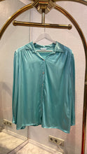 Laden Sie das Bild in den Galerie-Viewer, Satin Optik Blusen