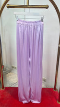 Laden Sie das Bild in den Galerie-Viewer, Satin Optik Hosen