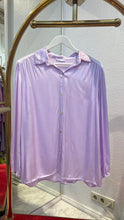 Laden Sie das Bild in den Galerie-Viewer, Satin Optik Blusen