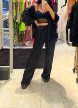 Laden Sie das Bild in den Galerie-Viewer, Satin Optik Hosen