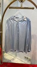 Laden Sie das Bild in den Galerie-Viewer, Satin Optik Blusen