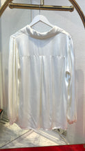 Laden Sie das Bild in den Galerie-Viewer, Satin Optik Blusen