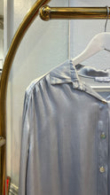 Laden Sie das Bild in den Galerie-Viewer, Satin Optik Blusen