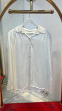 Laden Sie das Bild in den Galerie-Viewer, Satin Optik Blusen