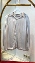 Laden Sie das Bild in den Galerie-Viewer, Satin Optik Blusen