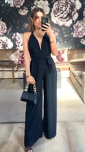 Laden Sie das Bild in den Galerie-Viewer, Jumpsuit zum wickeln/ binden, diverse Farben