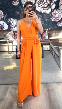 Laden Sie das Bild in den Galerie-Viewer, Jumpsuit zum wickeln/ binden, diverse Farben